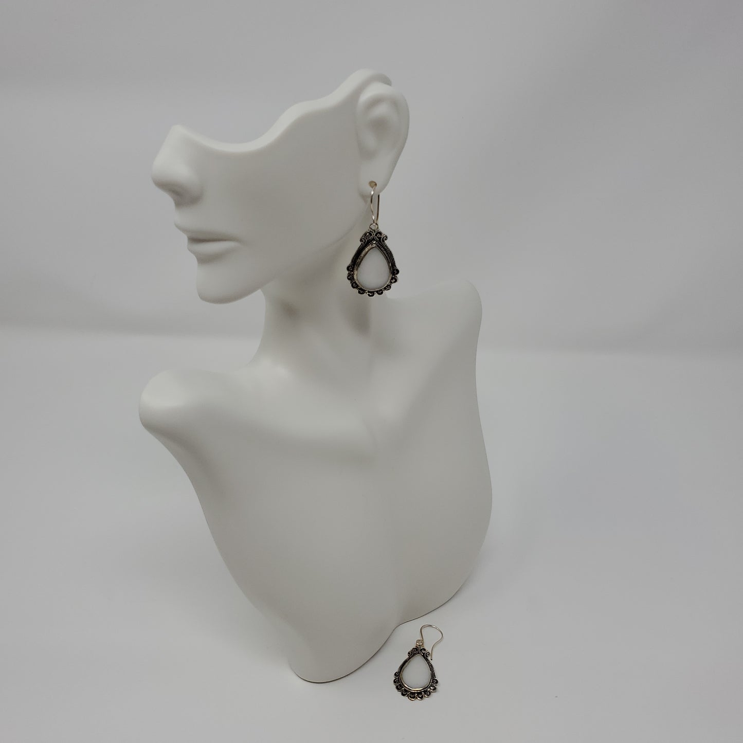 Acc White Oval Sterling Silver