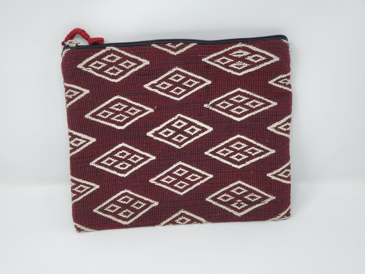 Pouch Dark Red/Brown D Motif