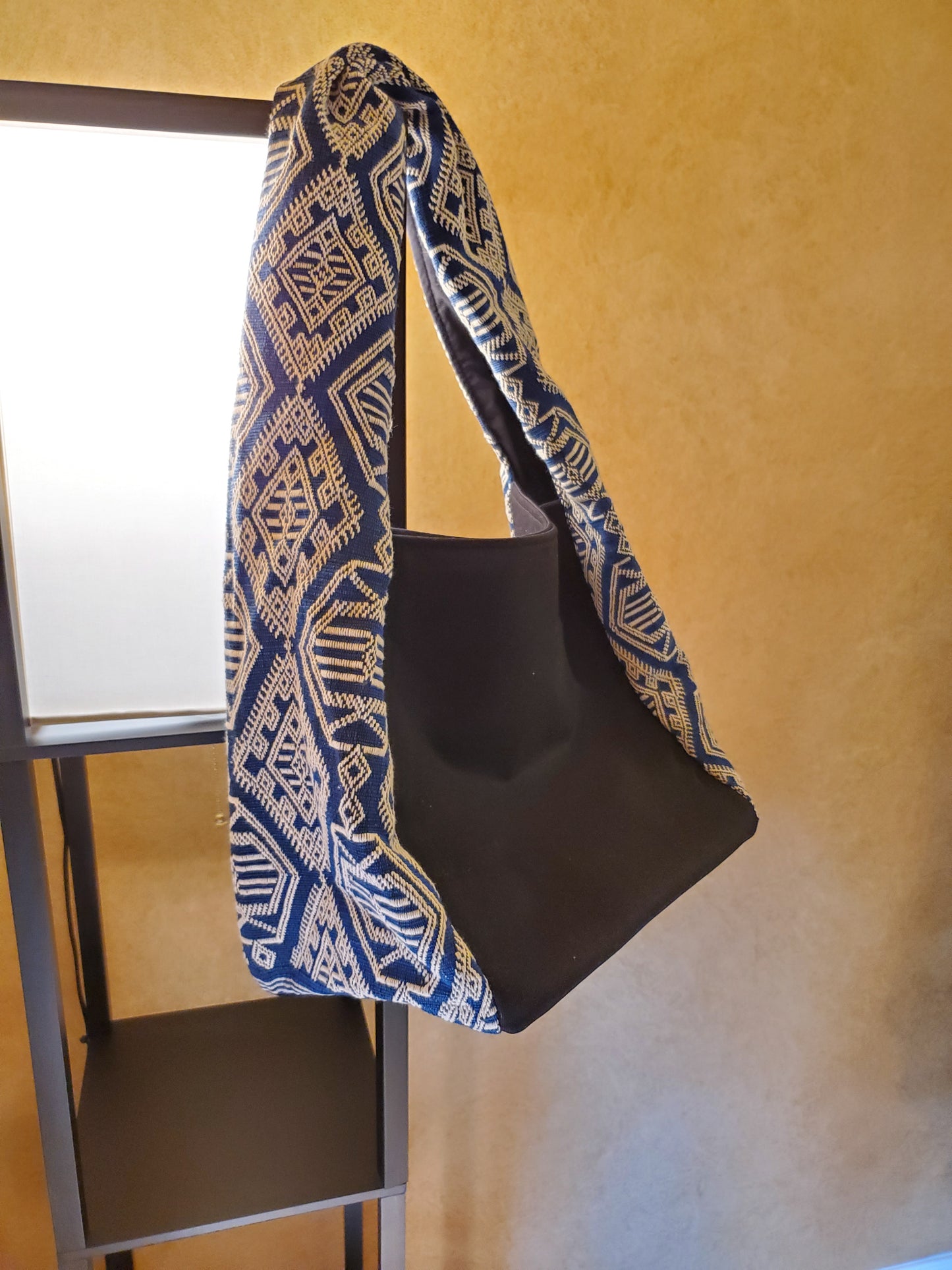 Shoulder Blue DT Motif