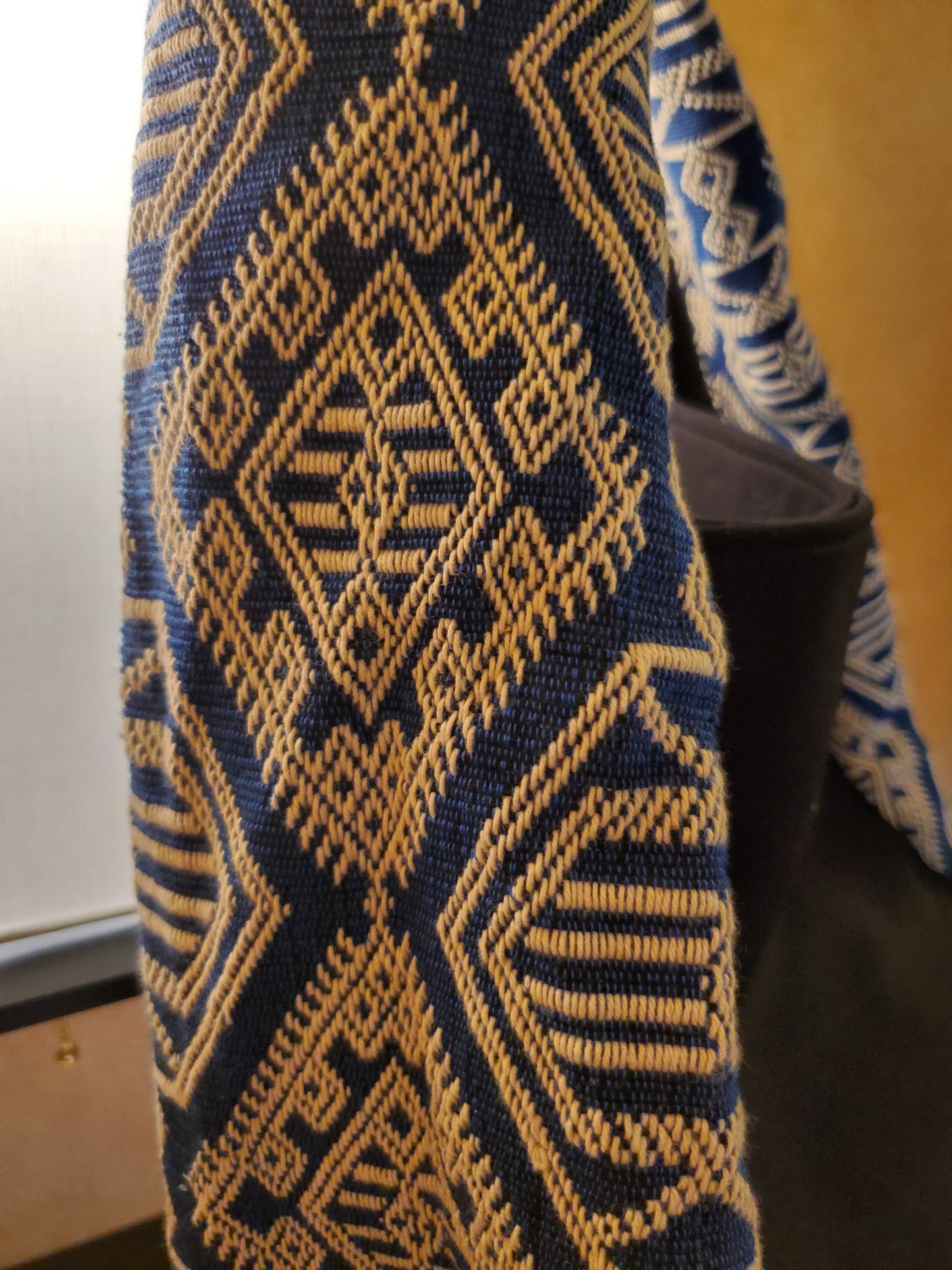 Shoulder Blue DT Motif