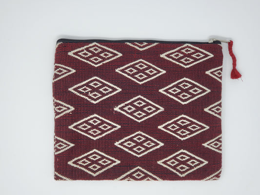 Pouch Dark Red/Brown D Motif