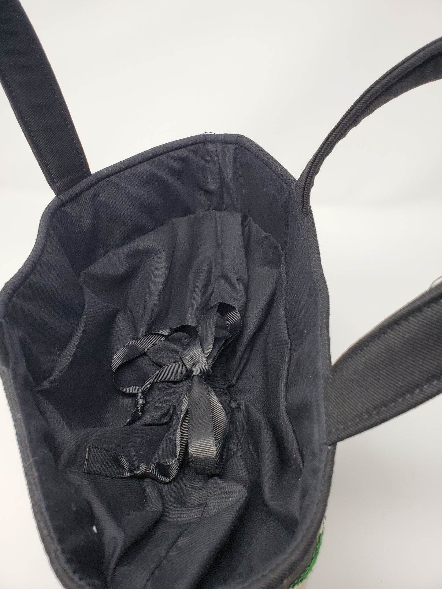 Hand Bag Green Red MD motif Black Top (M)